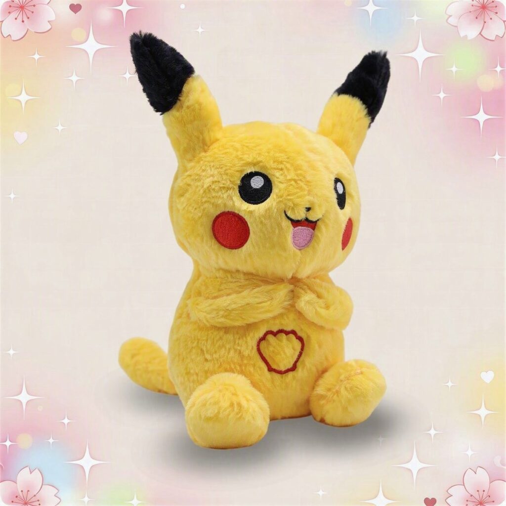 Une peluche Pikachu respirant et lumineux jaune, assise avec de grandes oreilles noires et un petit visage souriant, sur un fond doux et coloré.