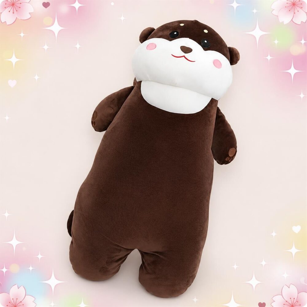 Une peluche loutre oreiller au doux sourire Kawaii irrésistible, marron et blanche, posée sur un fond pastel avec des cœurs et des étoiles brillantes.