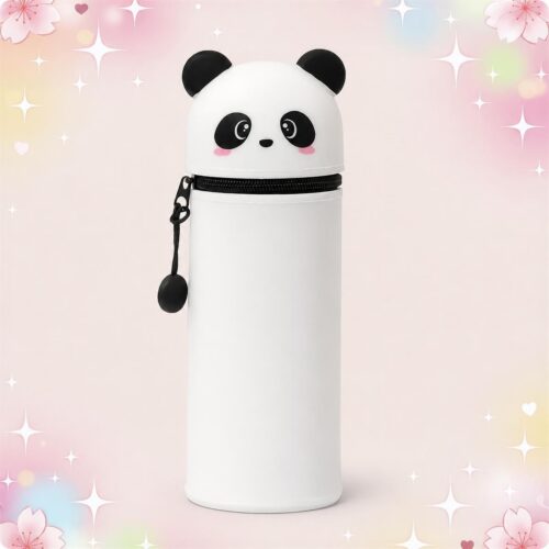 Une Trousse Kawaii en silicone motif panda forme cylindrique blanche, avec un visage de panda, un zip noir et un fond rose plein de petites étoiles.