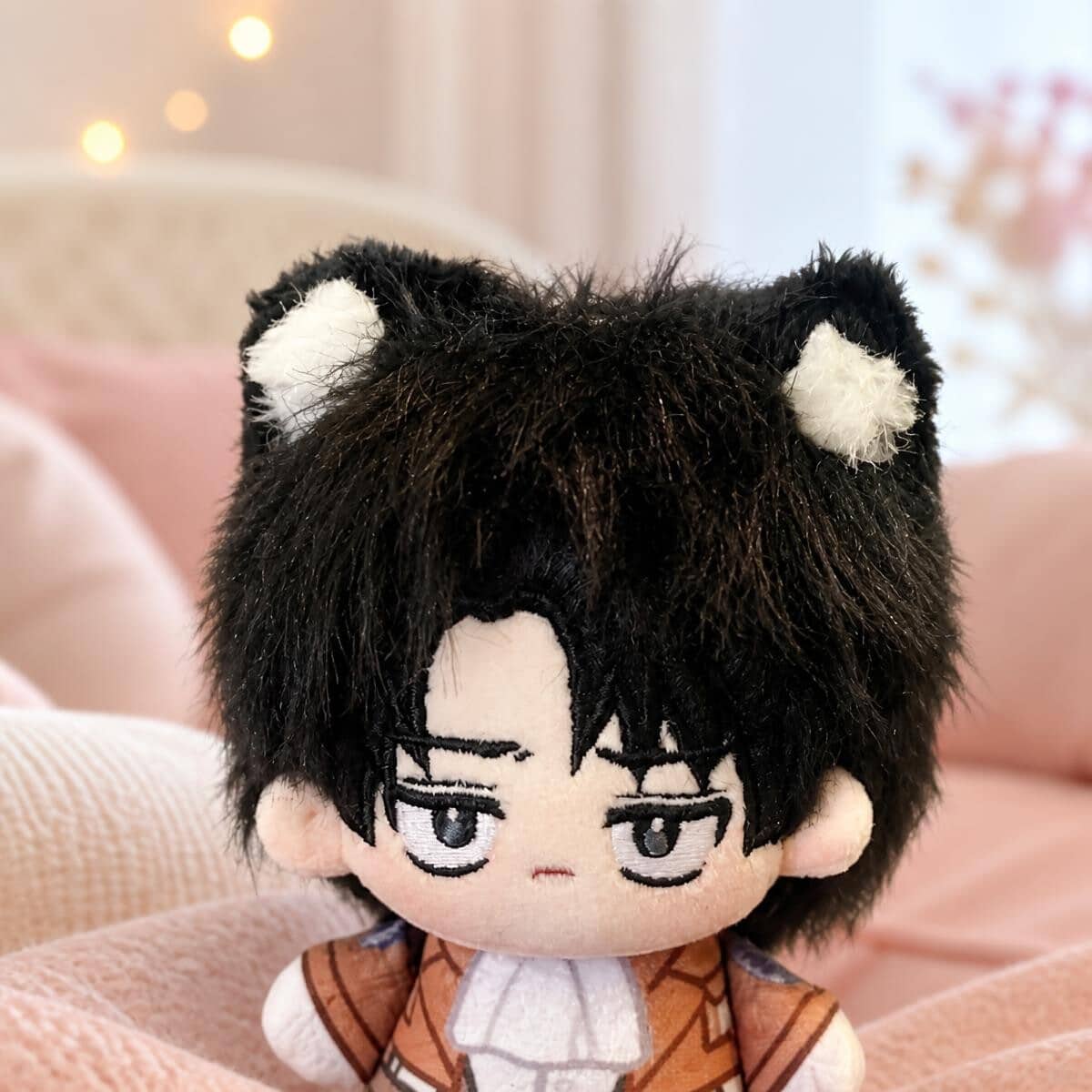 IMG_08_17_mini_peluche_anime_levi_ackerman_oreilles_chat_2.jpg