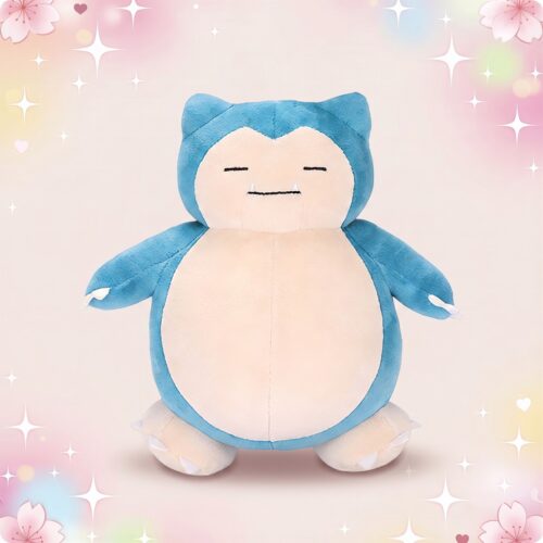 Une peluche Pokemon Ronflex bleue et blanche, avec un gros ventre rond, posée sur un fond doux avec des étoiles et des fleurs pastel.