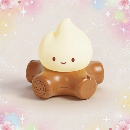 Une Veilleuse Kawaii en forme de flamme au visage souriant posée sur un petit socle marron, avec un fond rose et brillant.