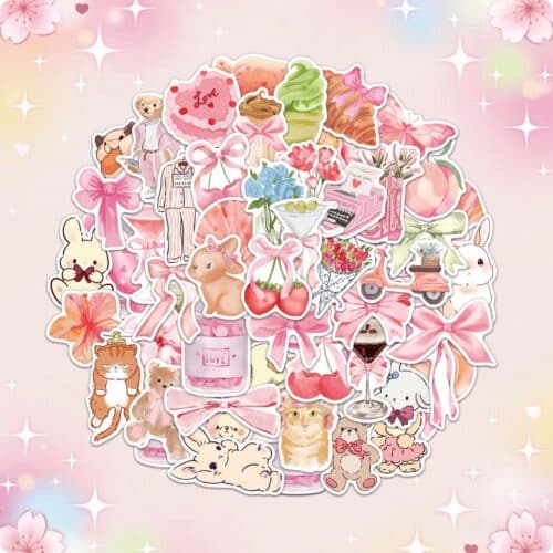 Un lot de 50 stickers kawaii girly avec des nœuds roses, des petits animaux, des fleurs et des desserts, posés en pile sur un fond rose doux et scintillant.