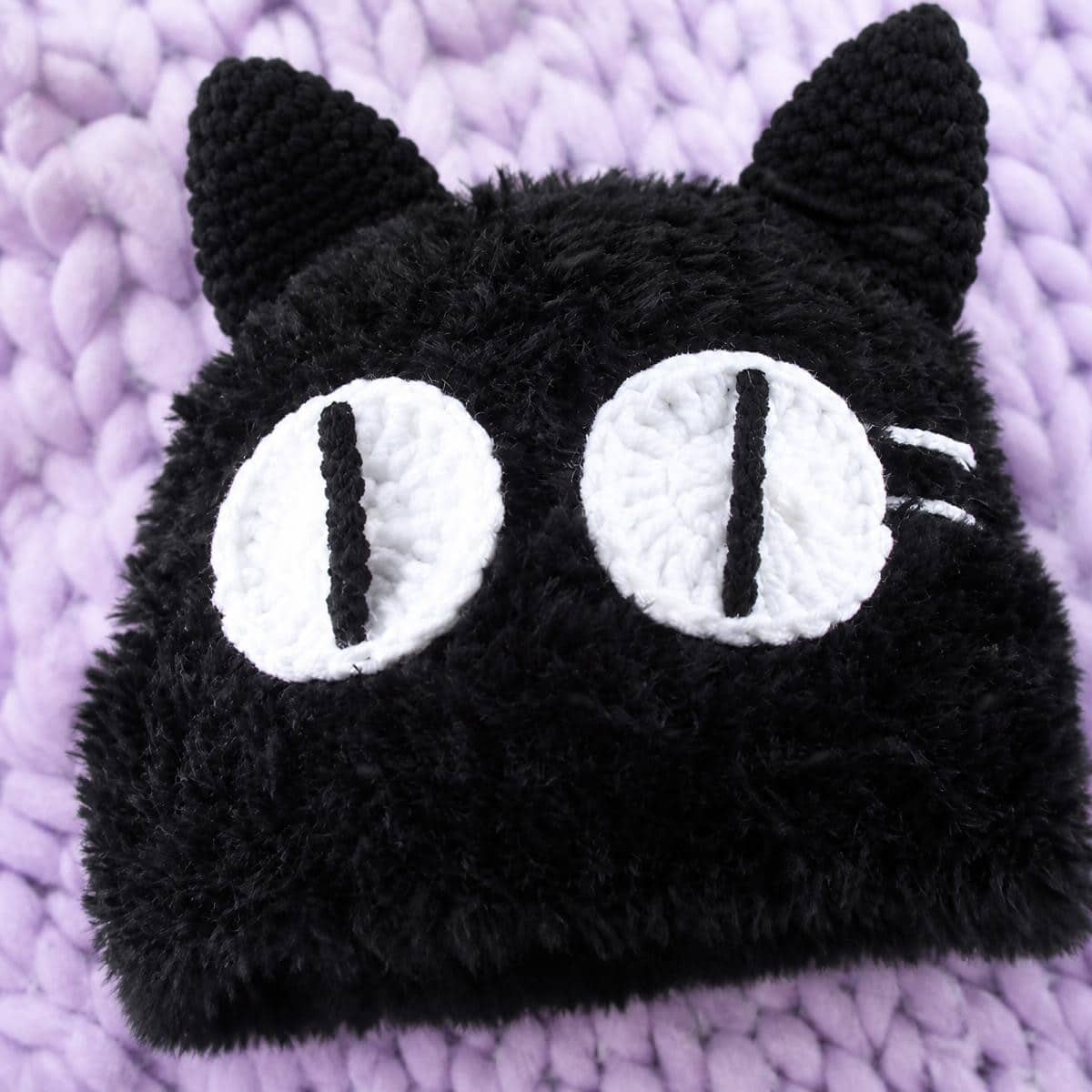 Bonnet Kawaii moelleux à oreilles de chat et grands yeux – Image 3