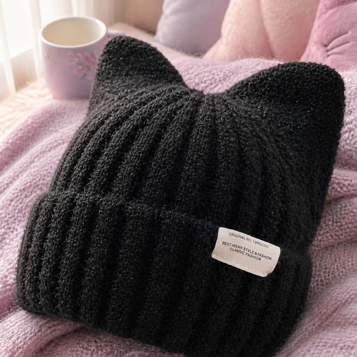 Bonnet Kawaii à oreilles de chat noir tricoté – Image 2