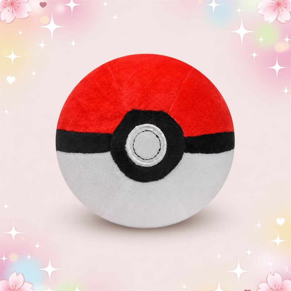 Une peluche en forme de Pokéball ronde et douce, rouge et blanche avec une bande noire et un bouton central, posée sur un fond pastel décoré de fleurs et d’étoiles.