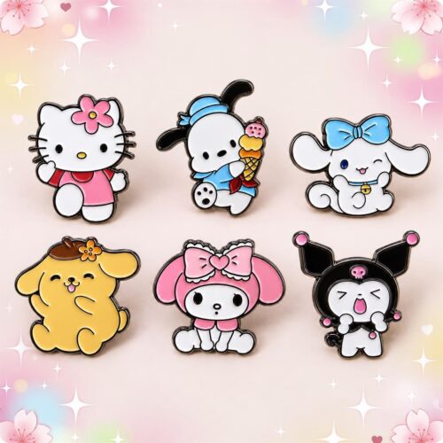 Un lot de 6 pins Kawaii aux personnages de Sanrio, représentant des personnages colorés disposés sur un fond rose pastel décoré de fleurs et d’étoiles.